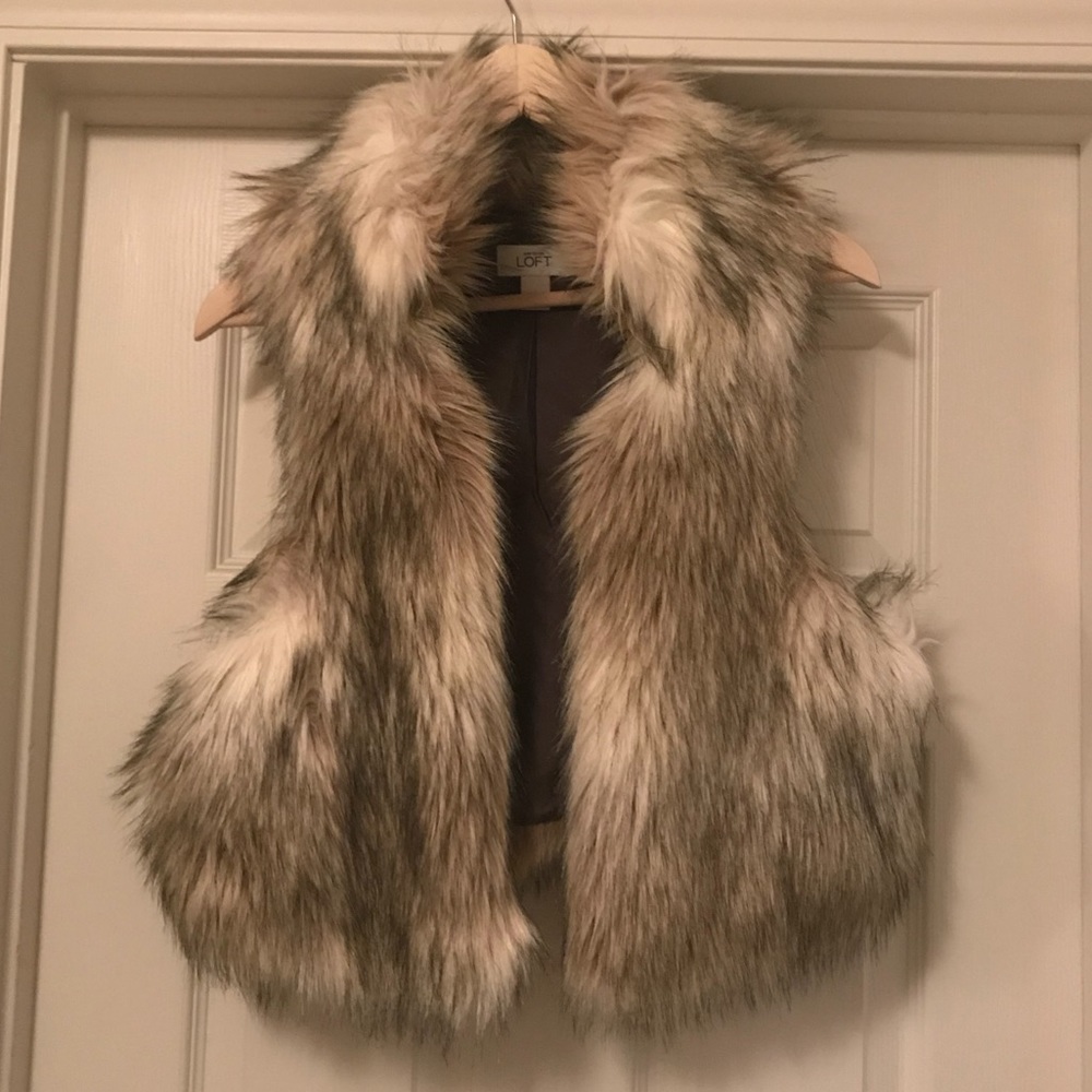 Cropped faux fur vest