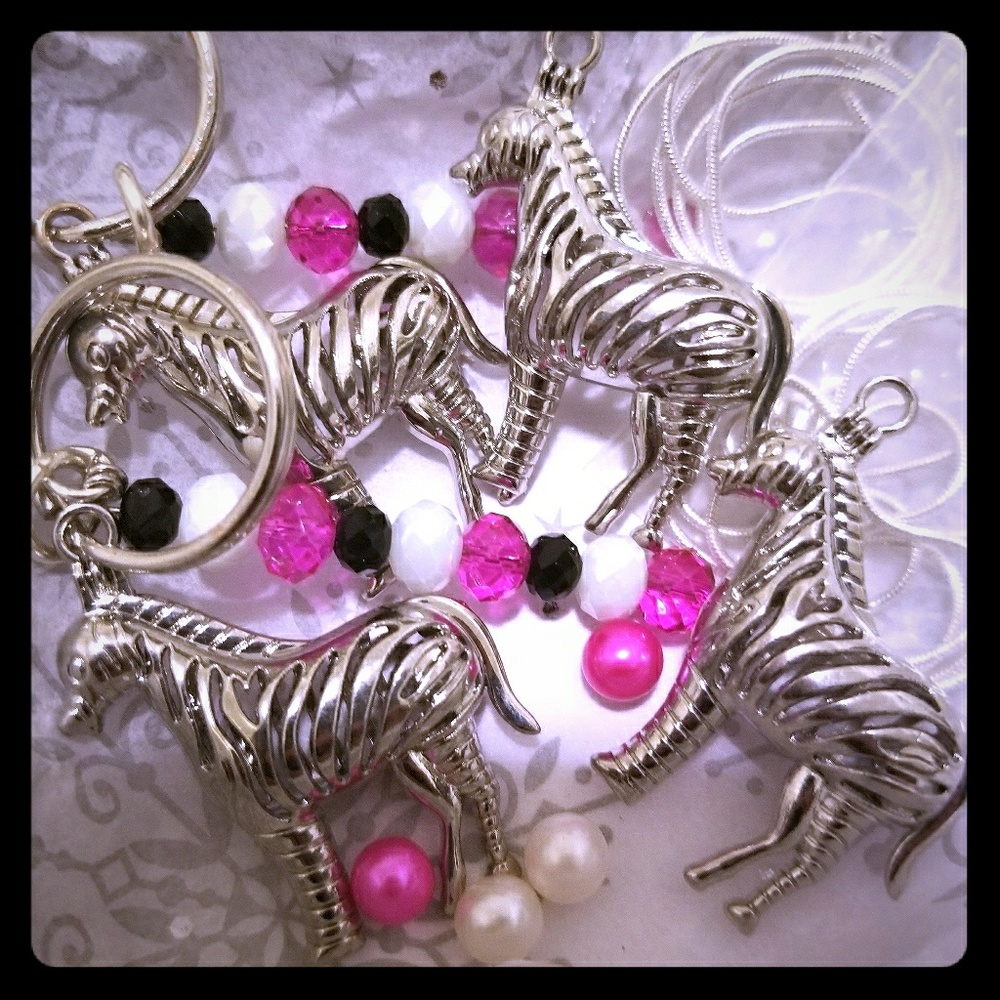 Zebra lockets with freshwater pink pearl