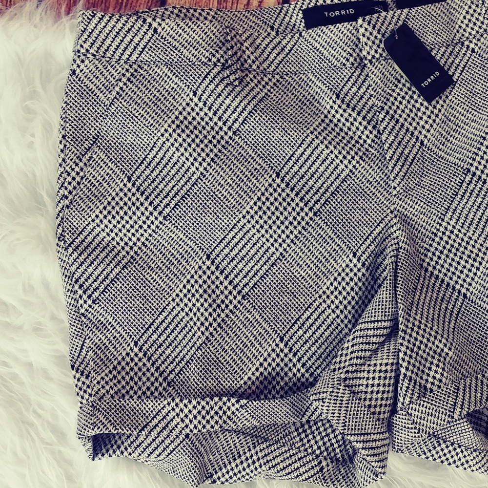 CCO NWT Torrid herringbone trouser shorts size 20 - Picture 2 of 8