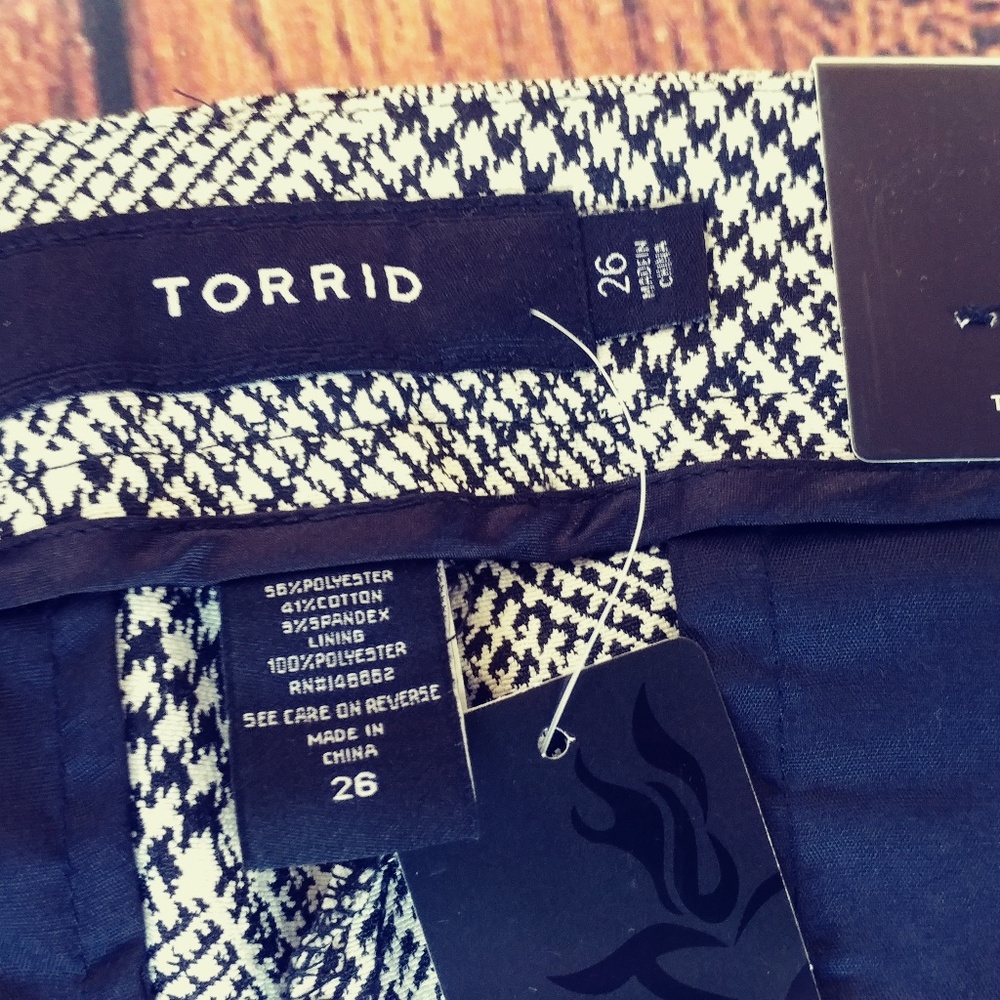 CCO NWT Torrid herringbone trouser shorts size 20 - Picture 8 of 8