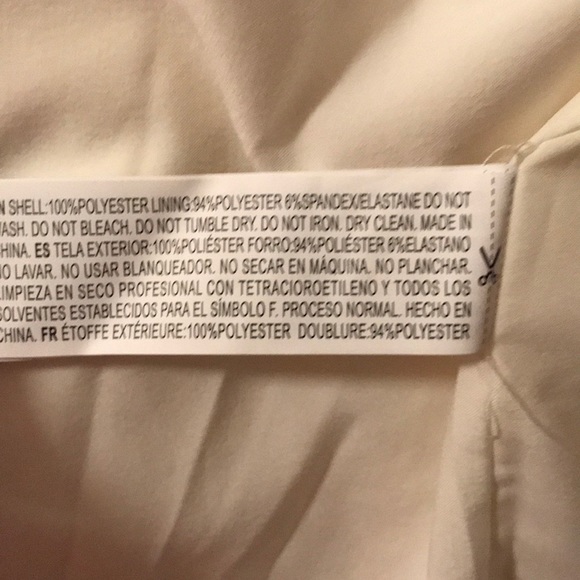 NEW Coat. Never worn. - Picture 6 of 7