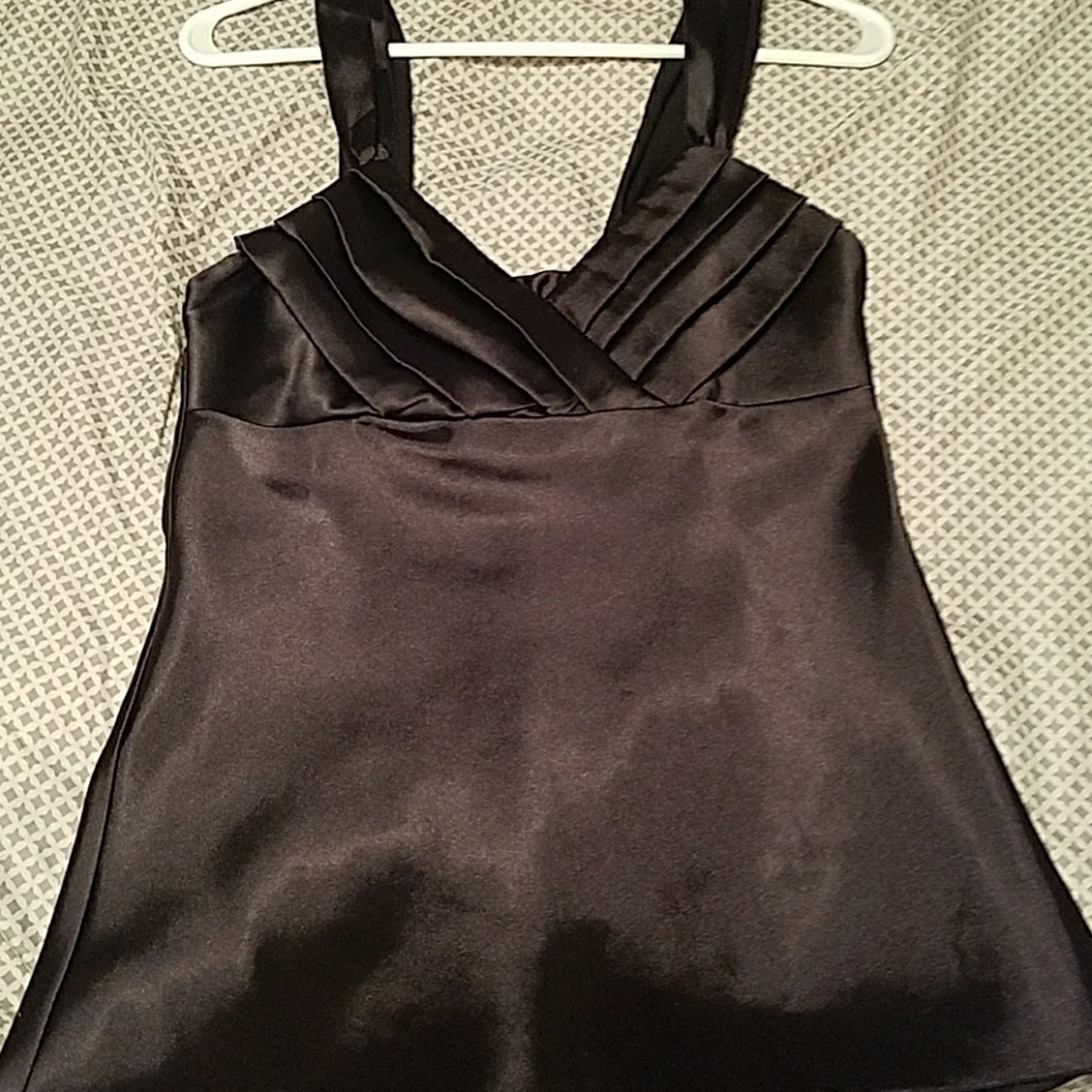 Black satin looking top w/ sweetheart neckline