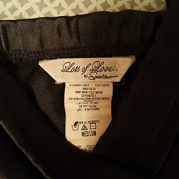 Black satin looking top w/ sweetheart neckline - Picture 2 of 6