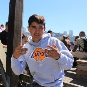 Meet your Posher, Cade