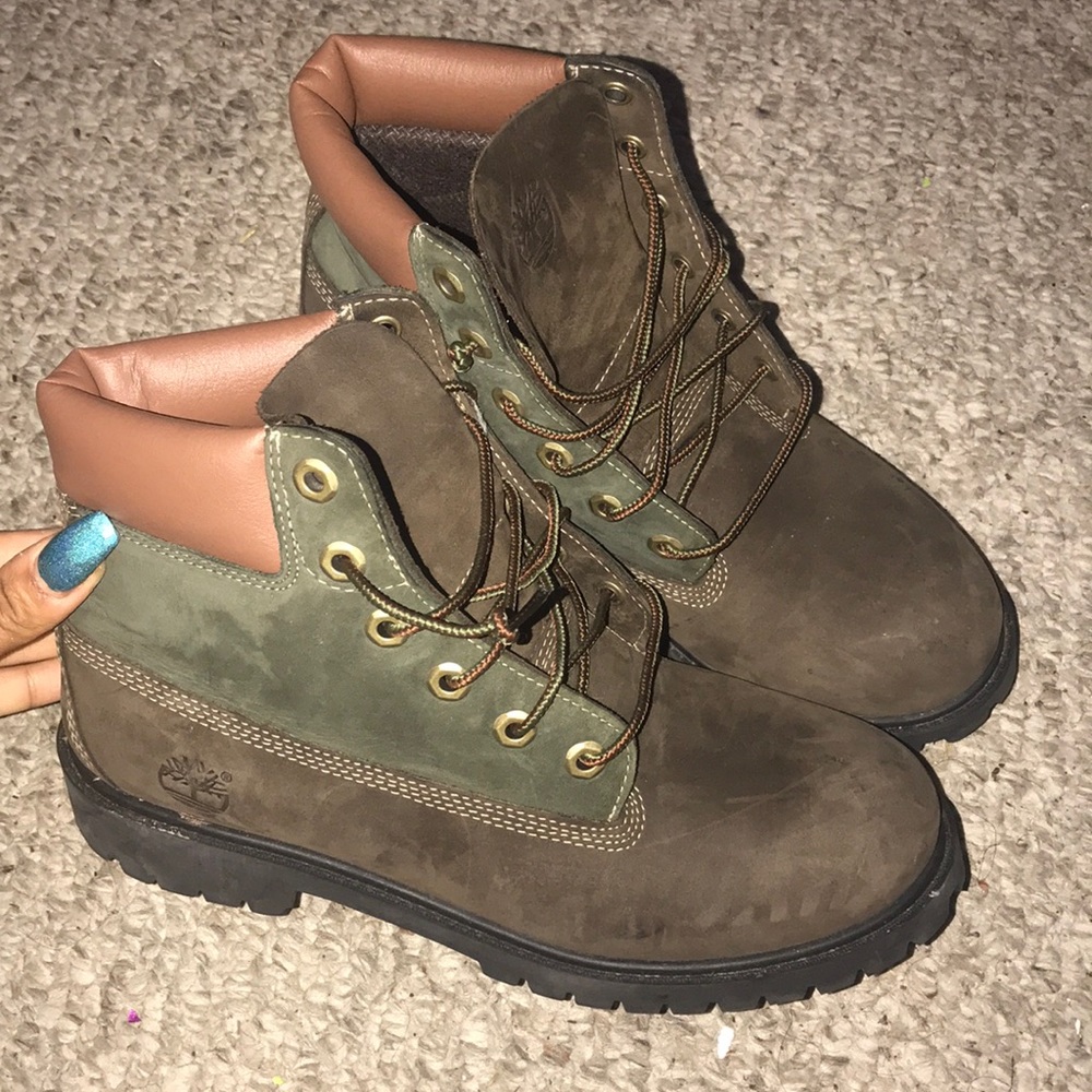 Olive and brown timbs