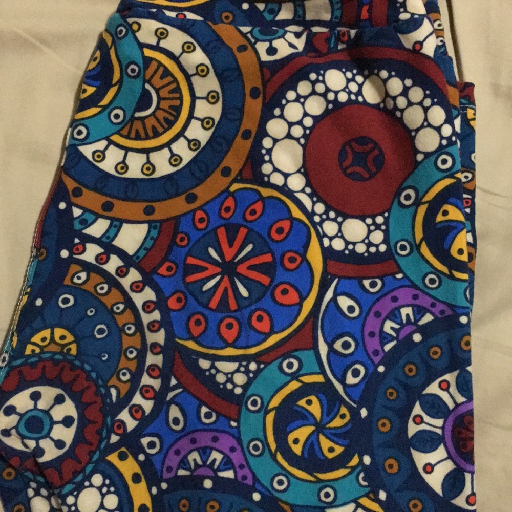 Lularoe medallion Kaleidoscope OS leggings