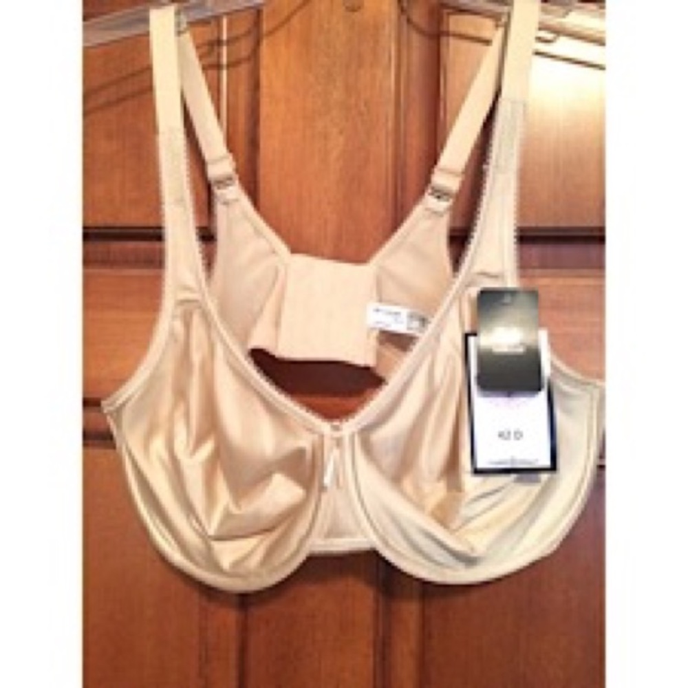 NWT Wacoal bra in beige 42D