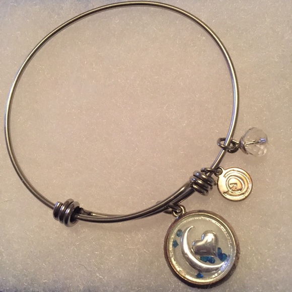 “I love you to the moon and back” bracelet - Picture 2 of 6