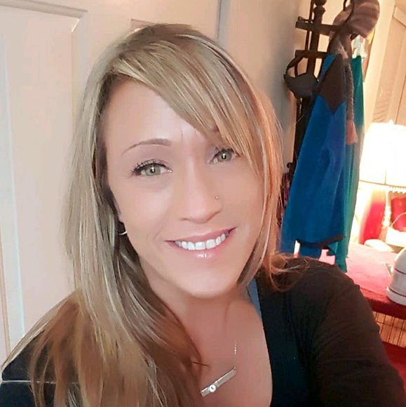 Meet your Posher, Katie - Picture 1 of 1