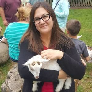 Meet your Posher, Danielle