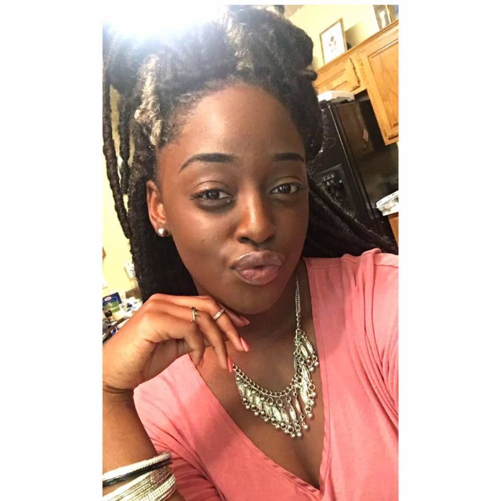 Meet your Posher, Domonique