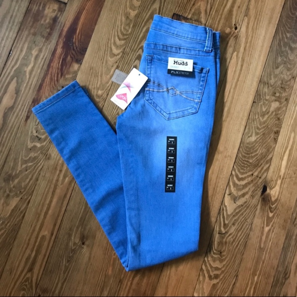 NWT MUDD SKINNY JEANS