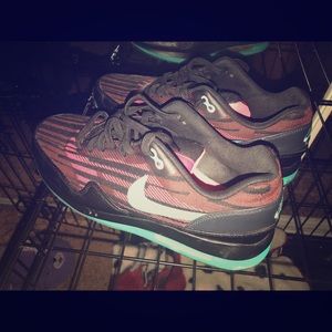 Nike air max shoes