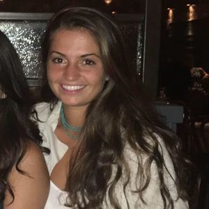 Meet your Posher, Olivia