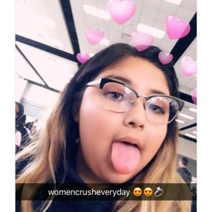 Meet your Posher, Emma