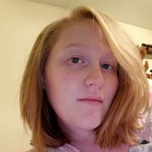 Meet your Posher, Caitlin