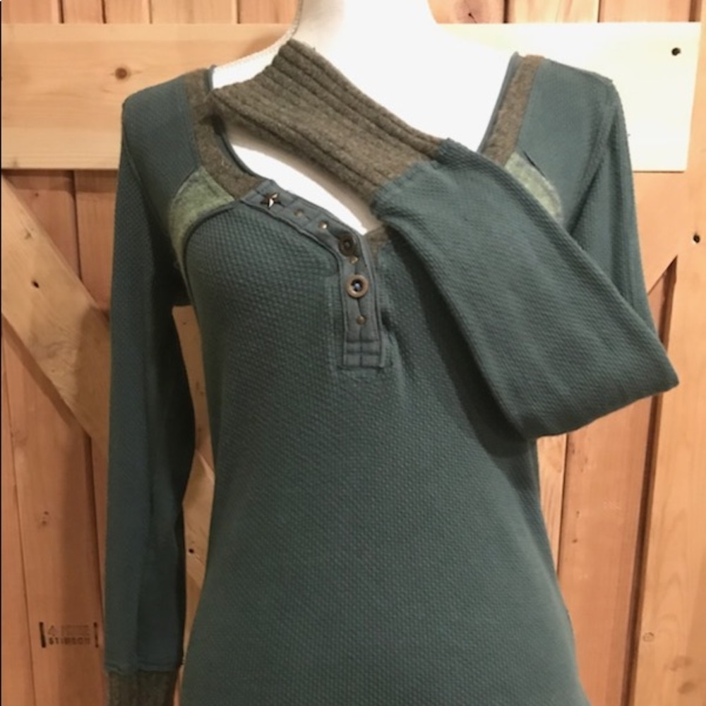 Free People Medium Henley Thermal w/ sweater cuff