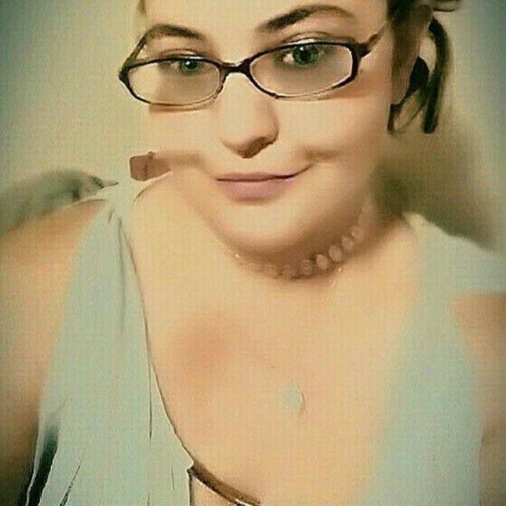 Meet your Posher, Cassandra