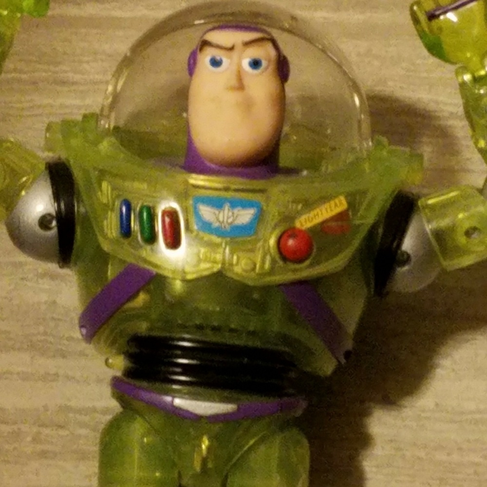 BUZZ LIGHTERS 10" SPECIAL EDITION WILL U.G.C - Picture 2 of 3