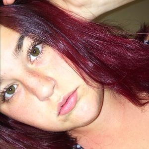 Meet your Posher, Claudia
