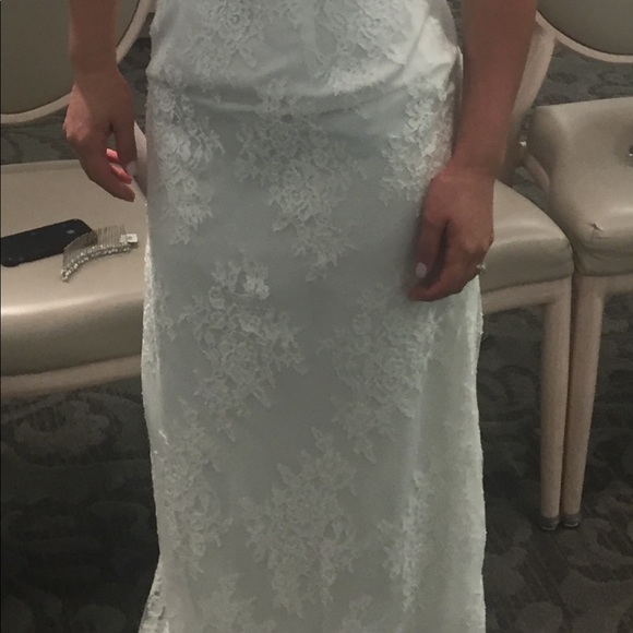 Ivory lace wedding dress - Picture 2 of 6