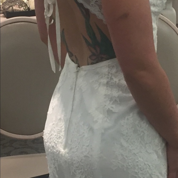 Ivory lace wedding dress - Picture 4 of 6