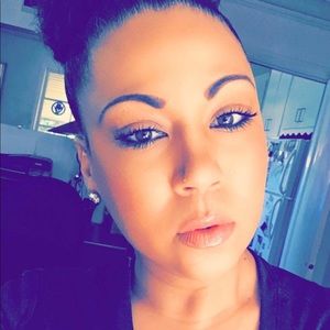 Meet your Posher, Jasmin