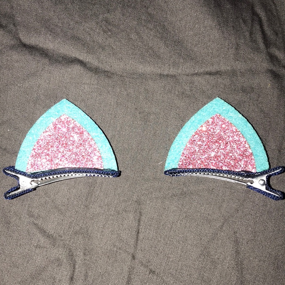 Brand New Girls 🐱 hair clip!