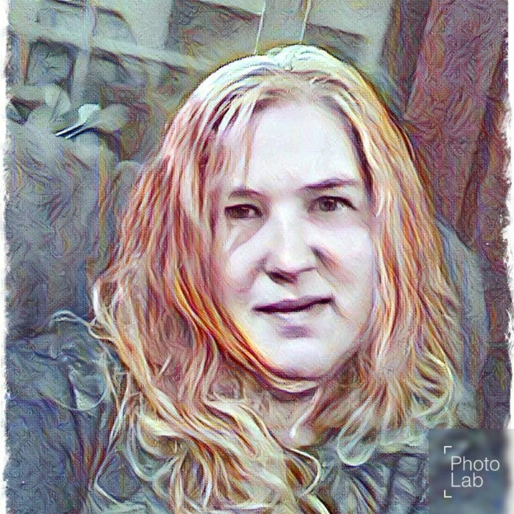 Meet your Posher, Crystal