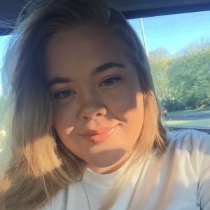 Meet your Posher, Caela