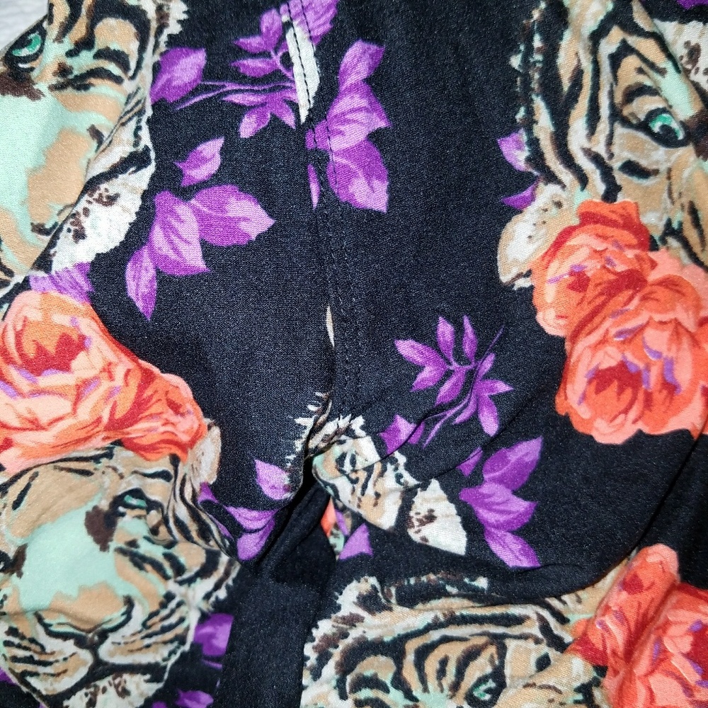 brand new lularoe  OS Floral Crown Tiger leggings