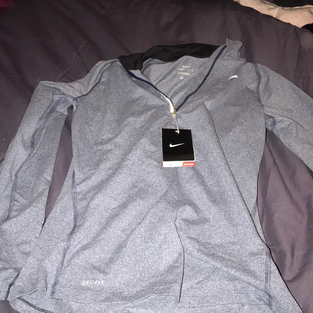 NWT, Nike half-zip pullover, heathered blue