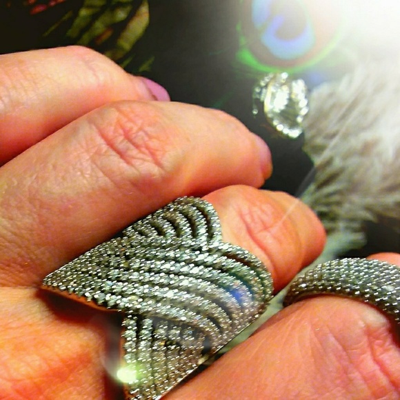 🎁 ABSOLUTELY STUNNING ''X'' RING AAAA CZ's 🎁SZ 8 - Picture 4 of 4