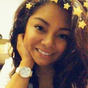 Meet your Posher, Xiomara