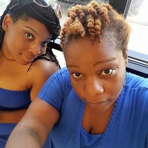 Meet your Posher, Sharone