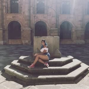 Meet your Posher, Kiana