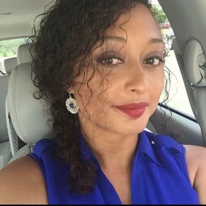 Meet your Posher, Adrienana