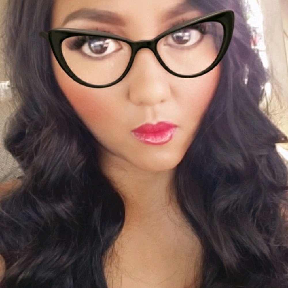 Meet your Posher, Riri