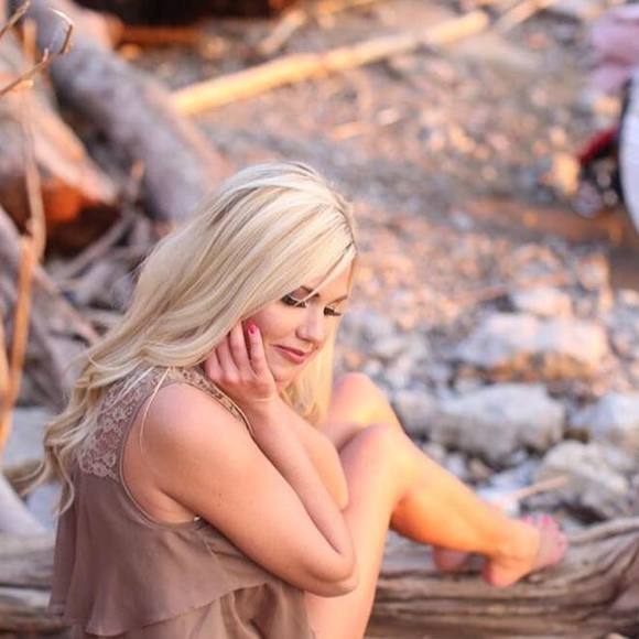 Meet your Posher, Kelsey - Picture 2 of 4