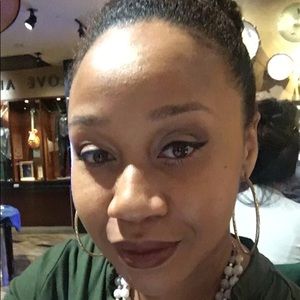 Meet your Posher, Khadijah