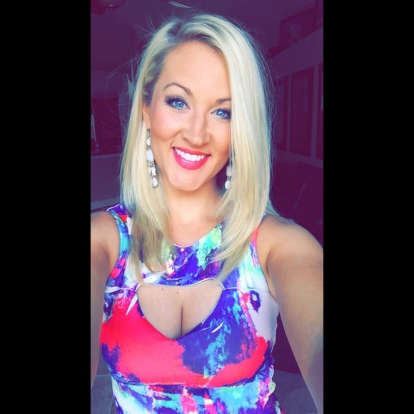 Meet Your Posher - Picture 4 of 5