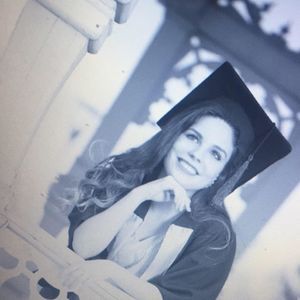 Meet your Posher, Sinem