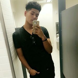 Meet your Posher, Diego