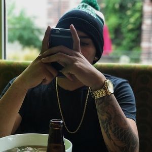 Meet your Posher, Carlos