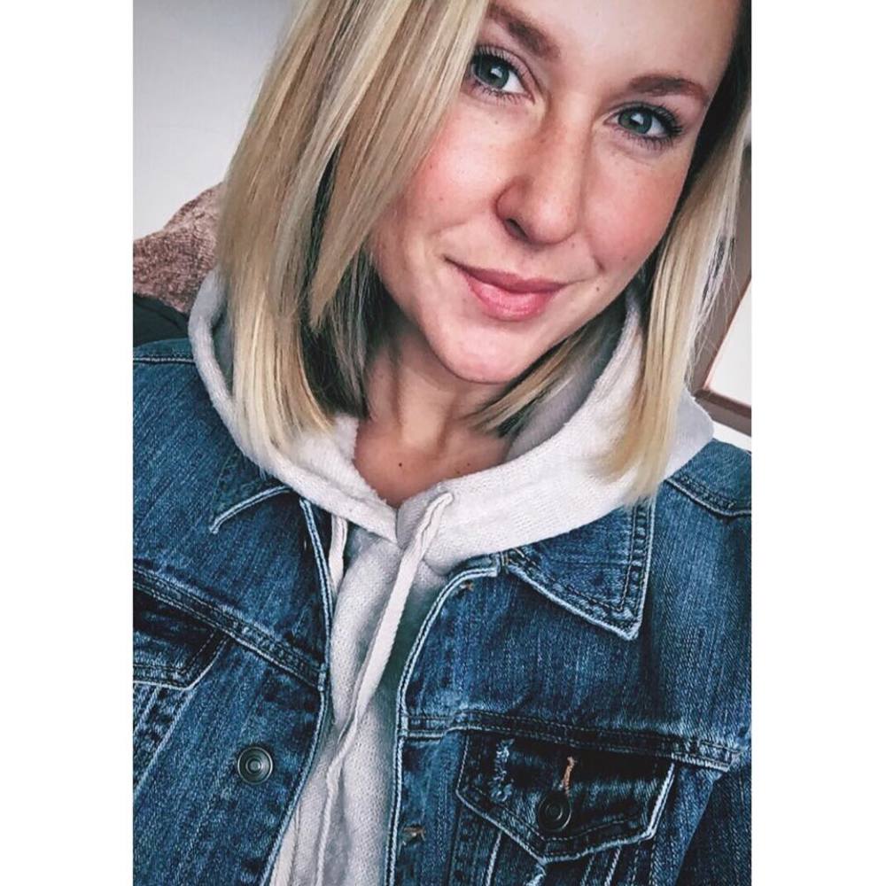 Meet your Posher, Alexis