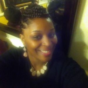 Meet your Posher, Dominique