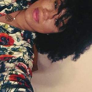 Meet your Posher, Simone