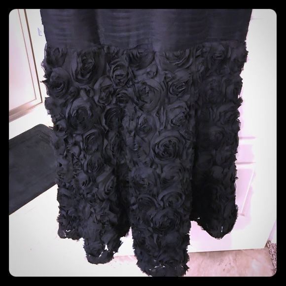 Elegant Regal Gown for Holiday Size 16 - Picture 3 of 3