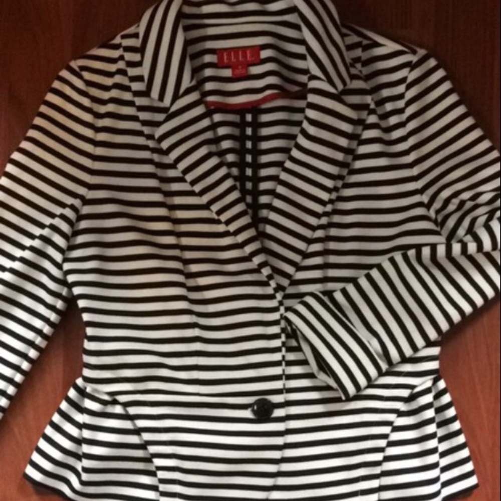 Super cute striped fashion blazer.