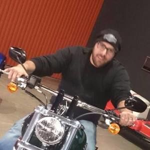 Meet your Posher, Adi